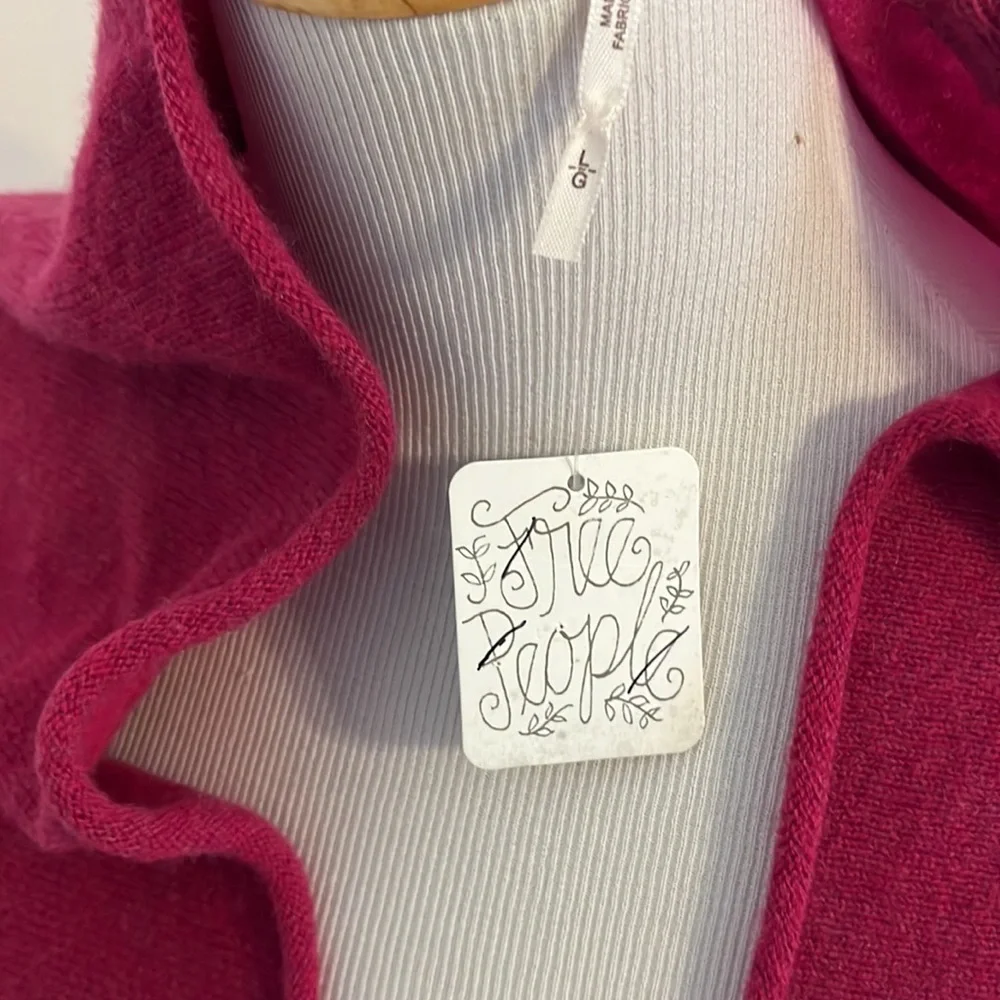NWT Free People Solitaire Cashmere V Sweater in Magenta Pink size Large